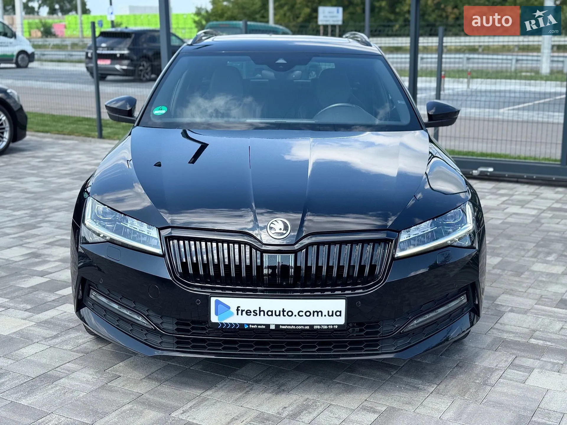 2022 Skoda Superb - мініатюра 2