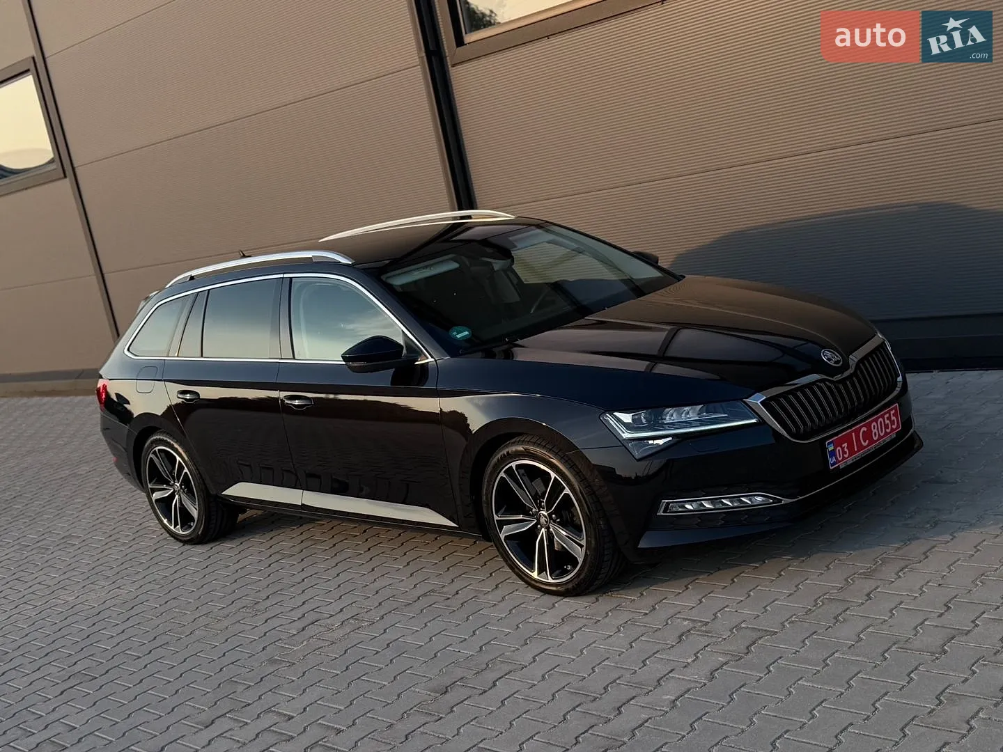 Skoda Superb 2021 VIN TMBCR8NP0MB300154 фото оголошення 3 з 16