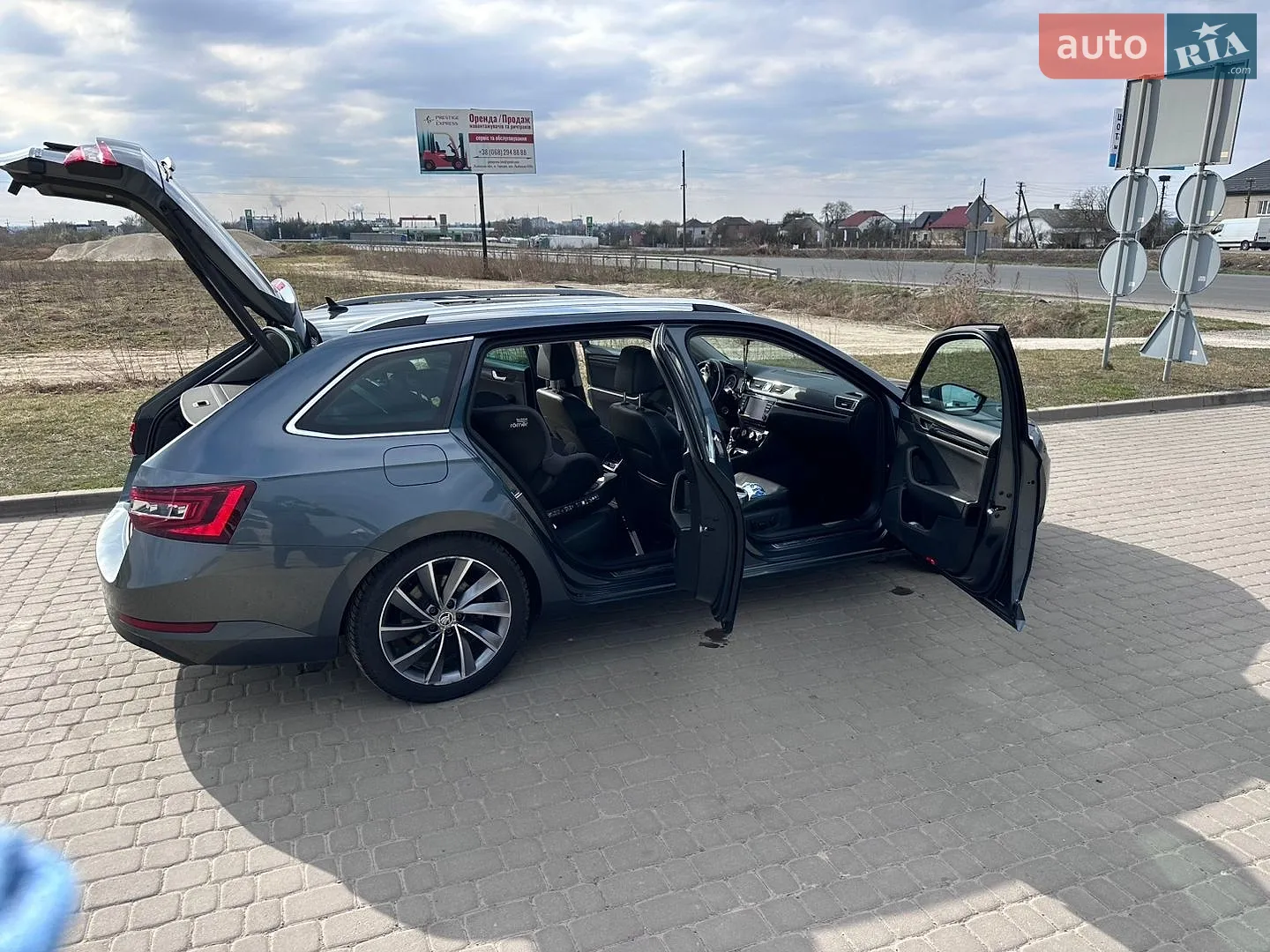2017 Skoda Superb - мініатюра 10