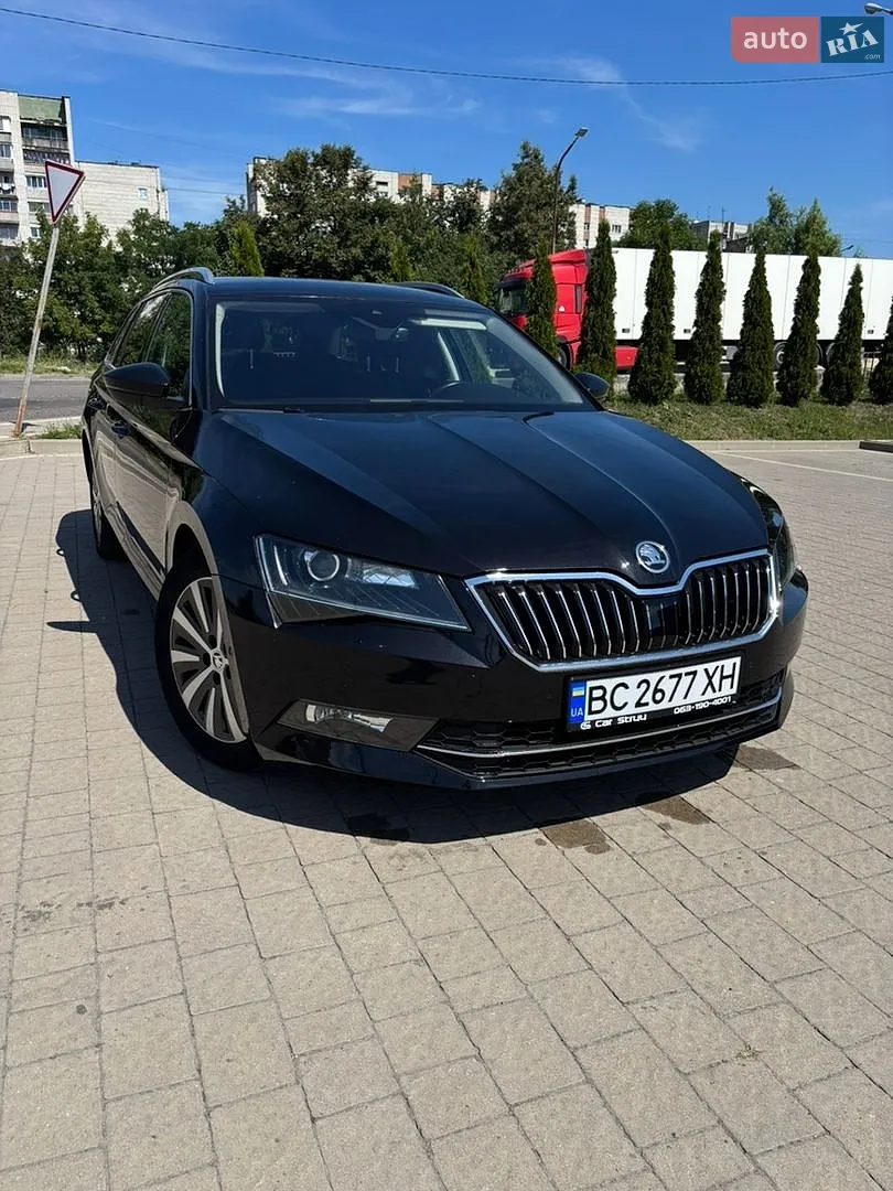 2019 Skoda Superb - мініатюра 2