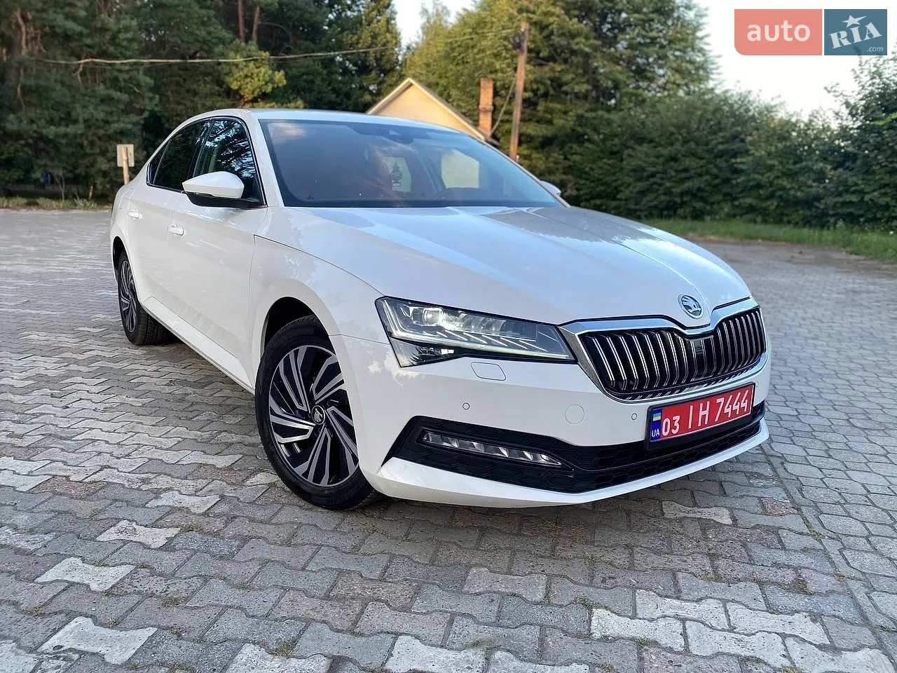 2019 Skoda Superb - мініатюра 2