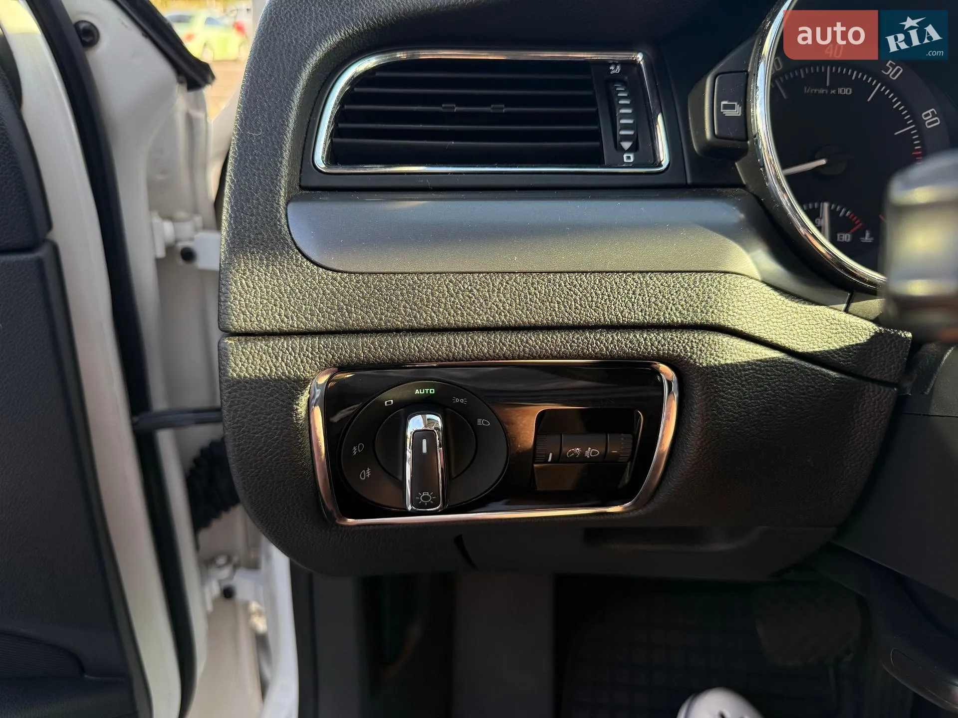 2011 Skoda Superb - мініатюра 48