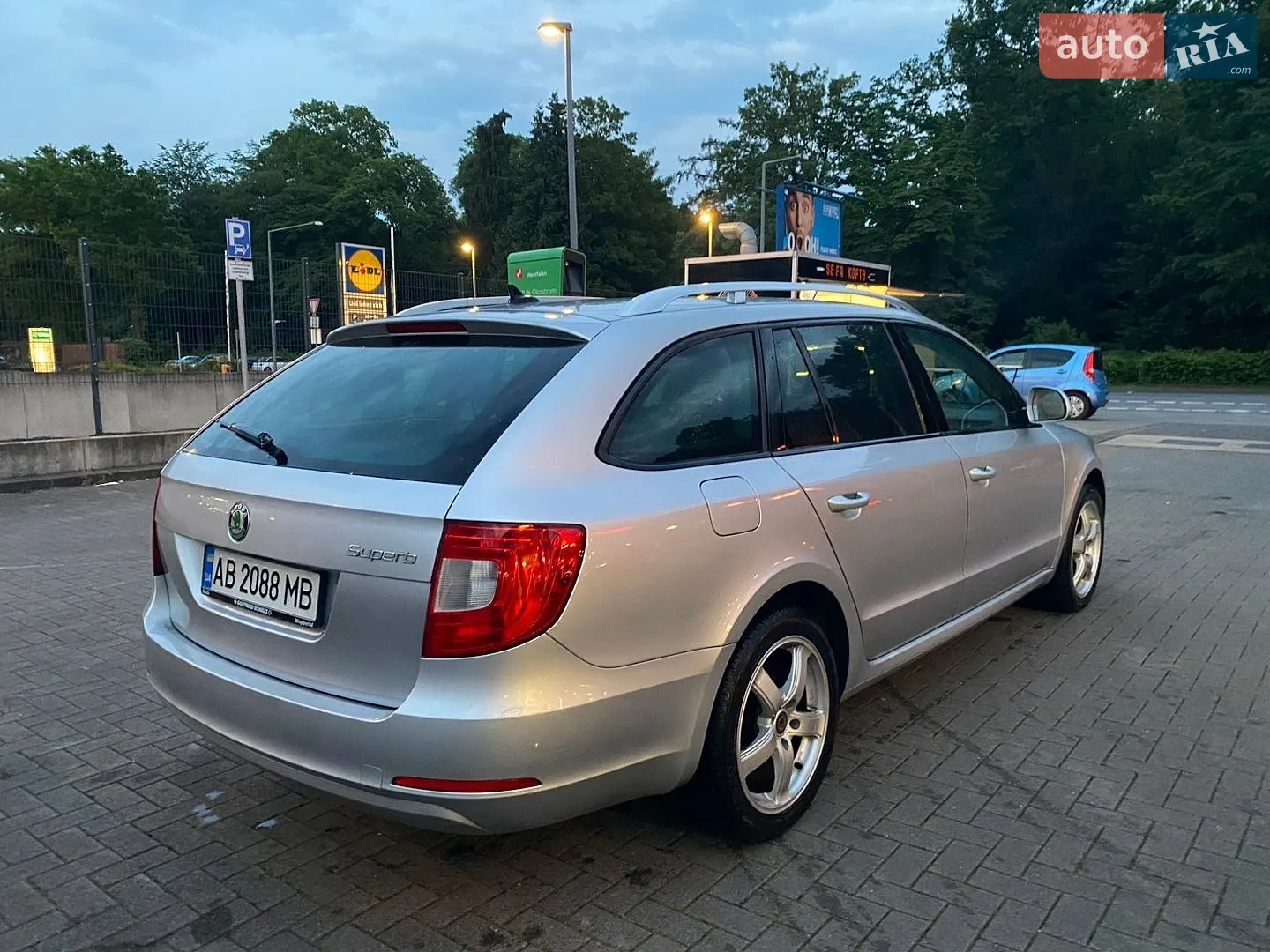 2011 Skoda Superb - мініатюра 5