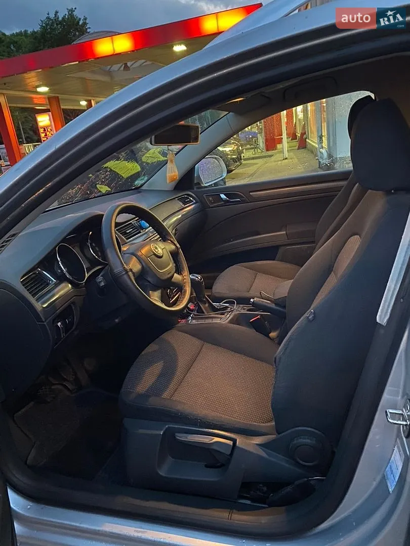 2011 Skoda Superb - мініатюра 10