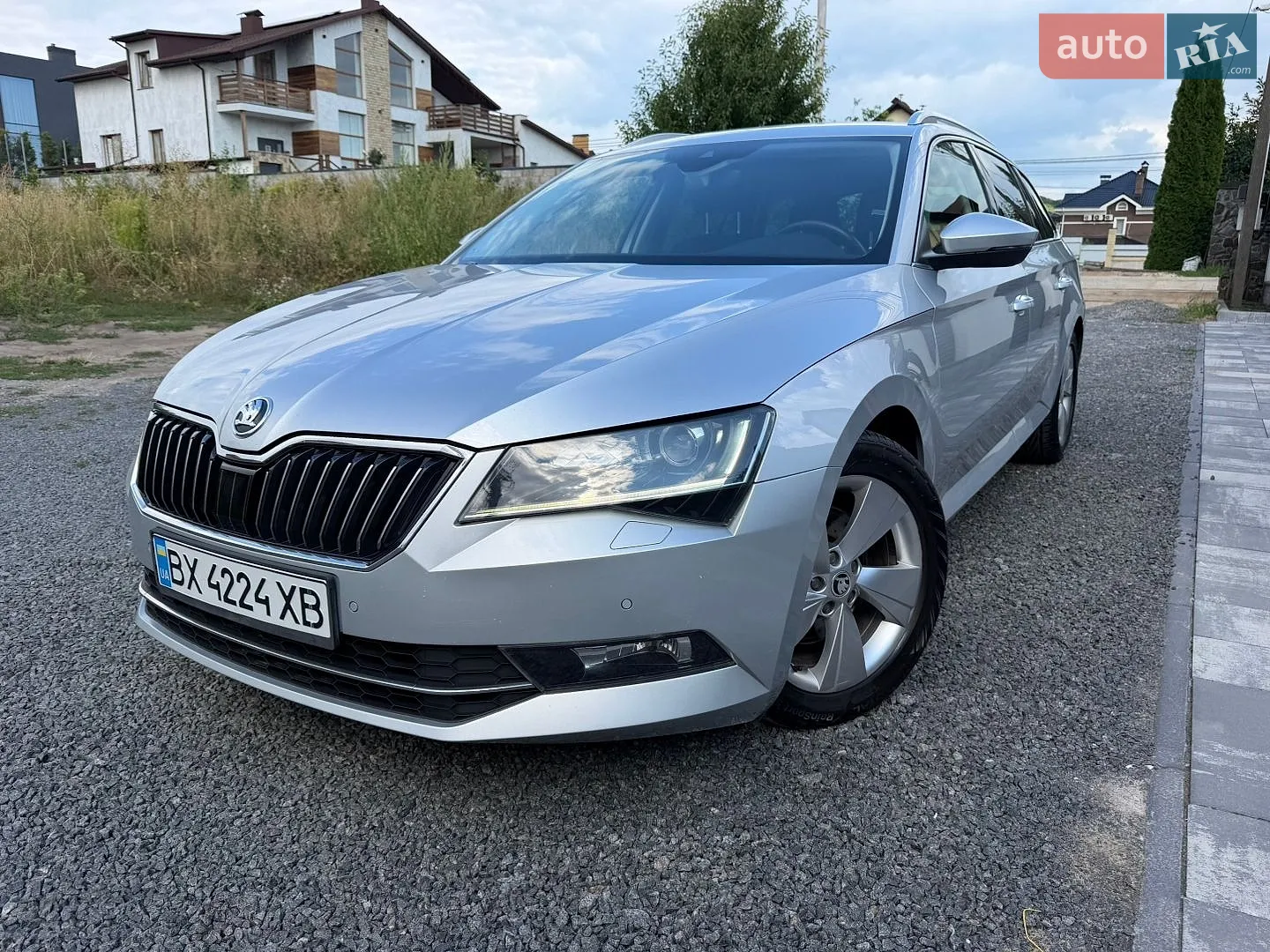 2017 Skoda Superb - мініатюра 2