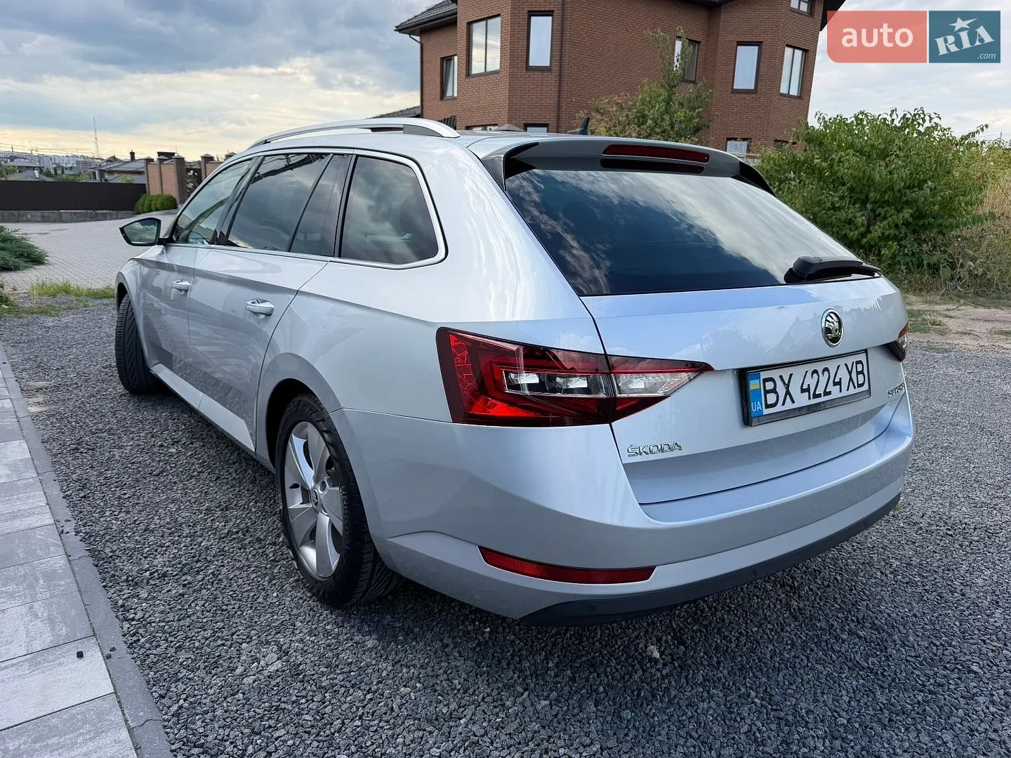 2017 Skoda Superb - мініатюра 13