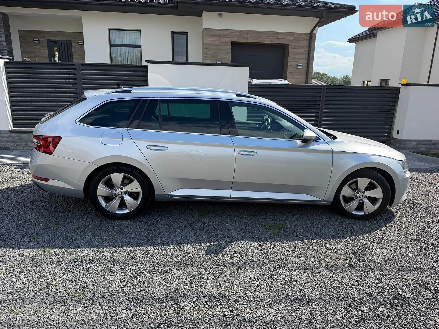 2017 Skoda Superb - мініатюра 9