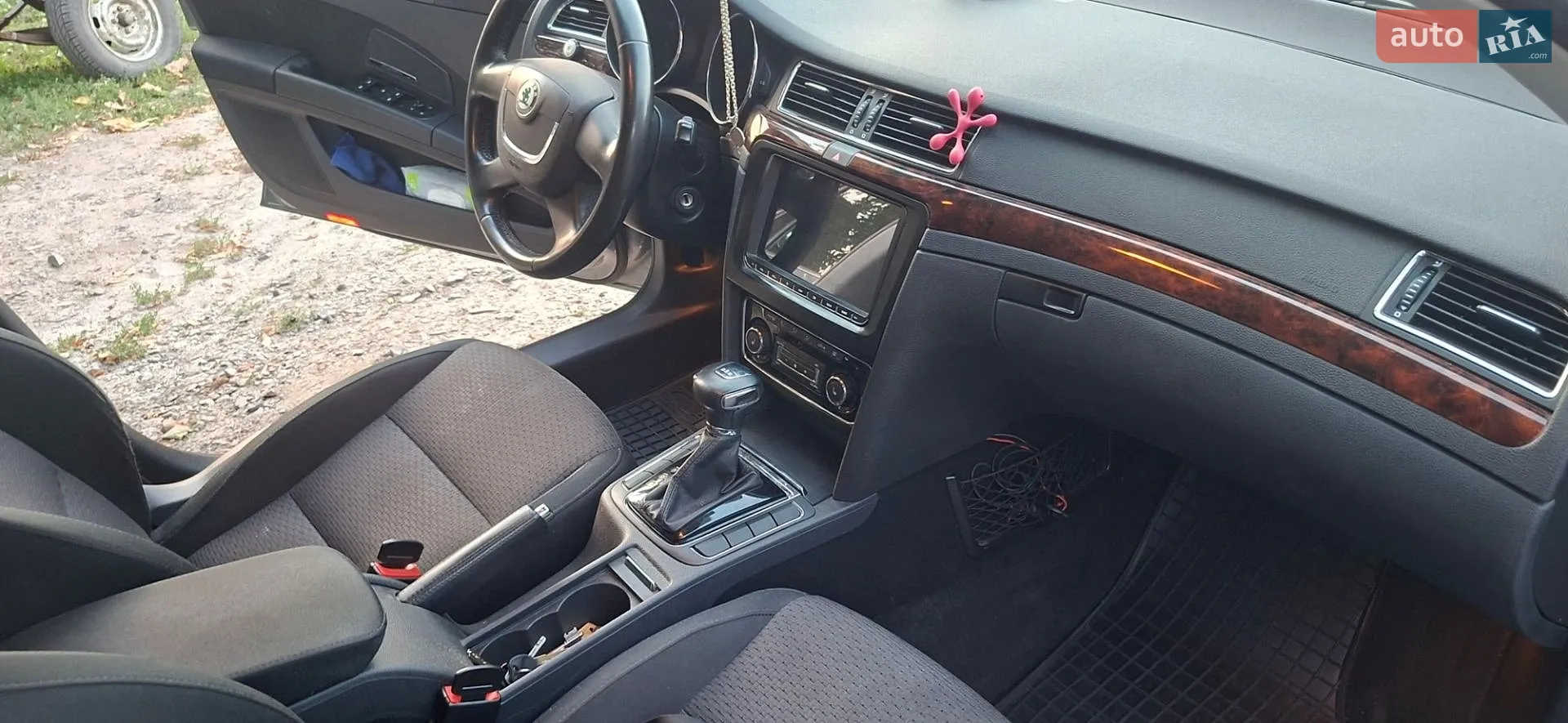 2010 Skoda Superb - мініатюра 18