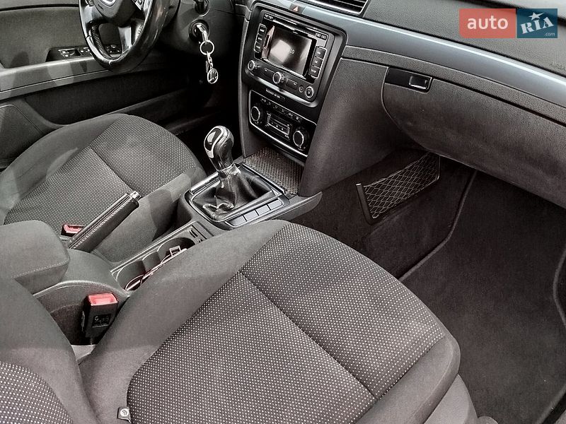 Седан Skoda Superb 2012 в Львове