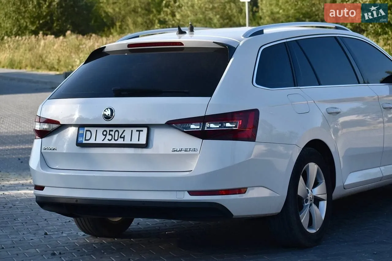 2017 Skoda Superb - мініатюра 3