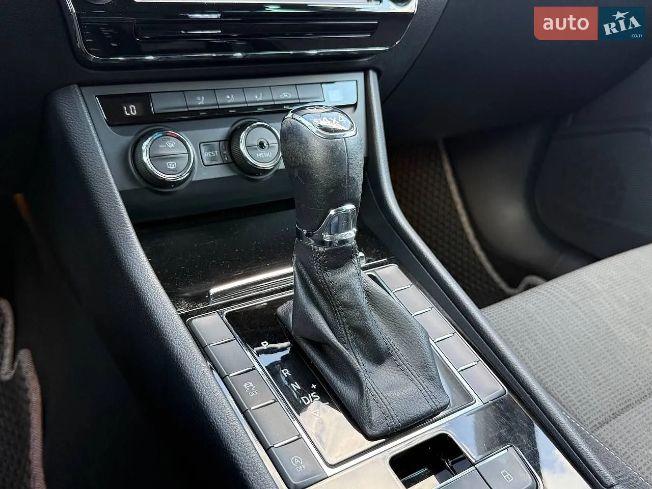 2016 Skoda Superb - мініатюра 18