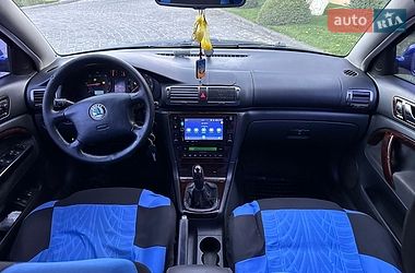 Лифтбек Skoda Superb 2002 в Львове