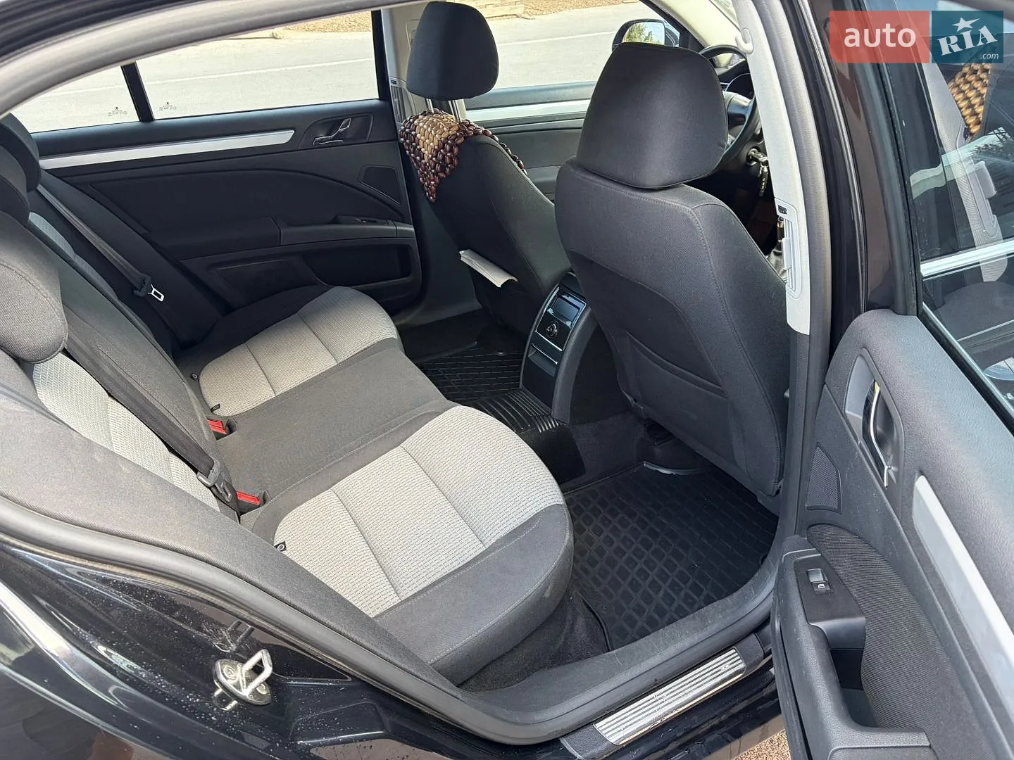2010 Skoda Superb - мініатюра 9