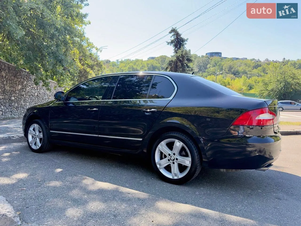 2010 Skoda Superb - мініатюра 6