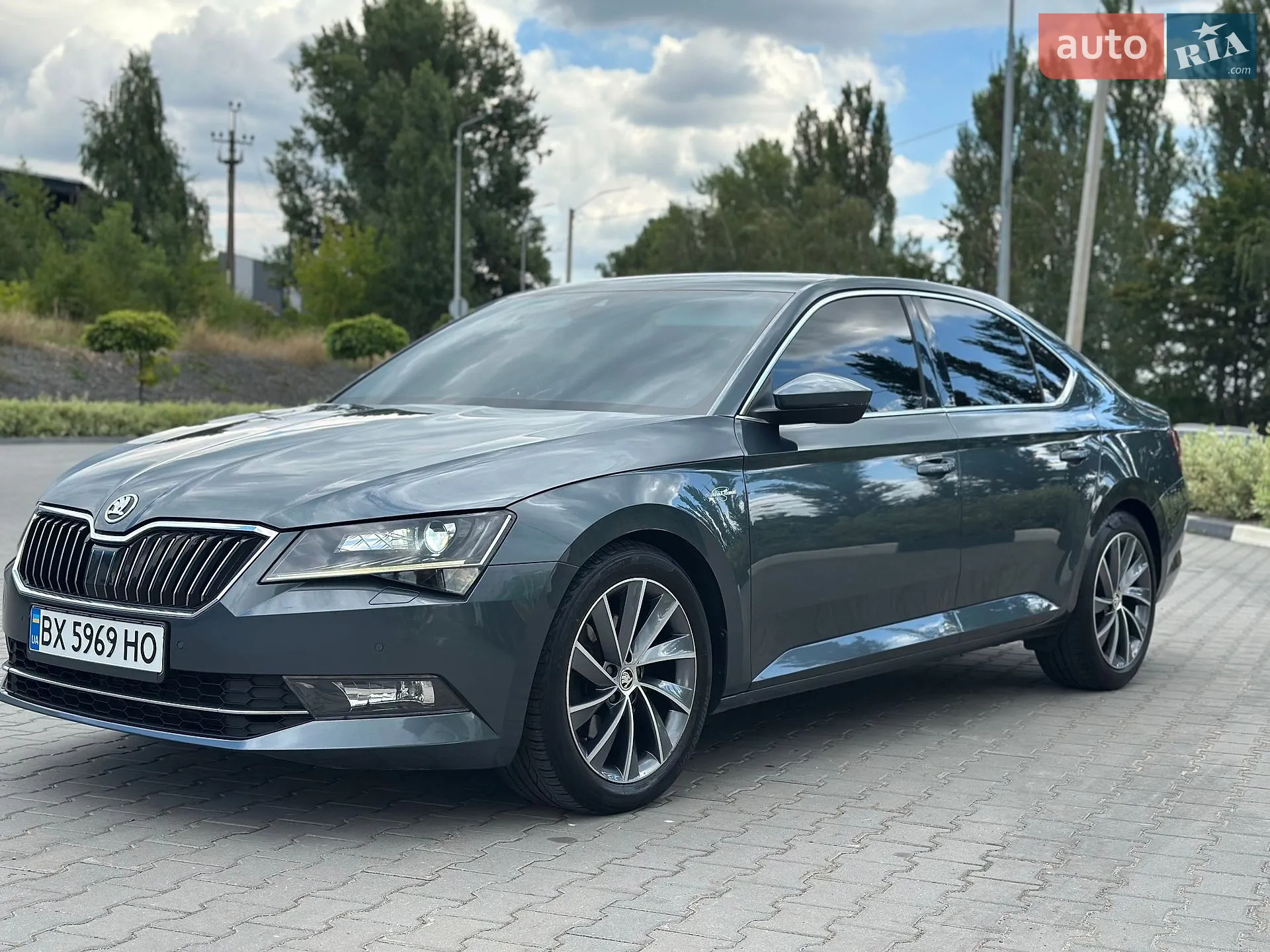 2016 Skoda Superb - мініатюра 2