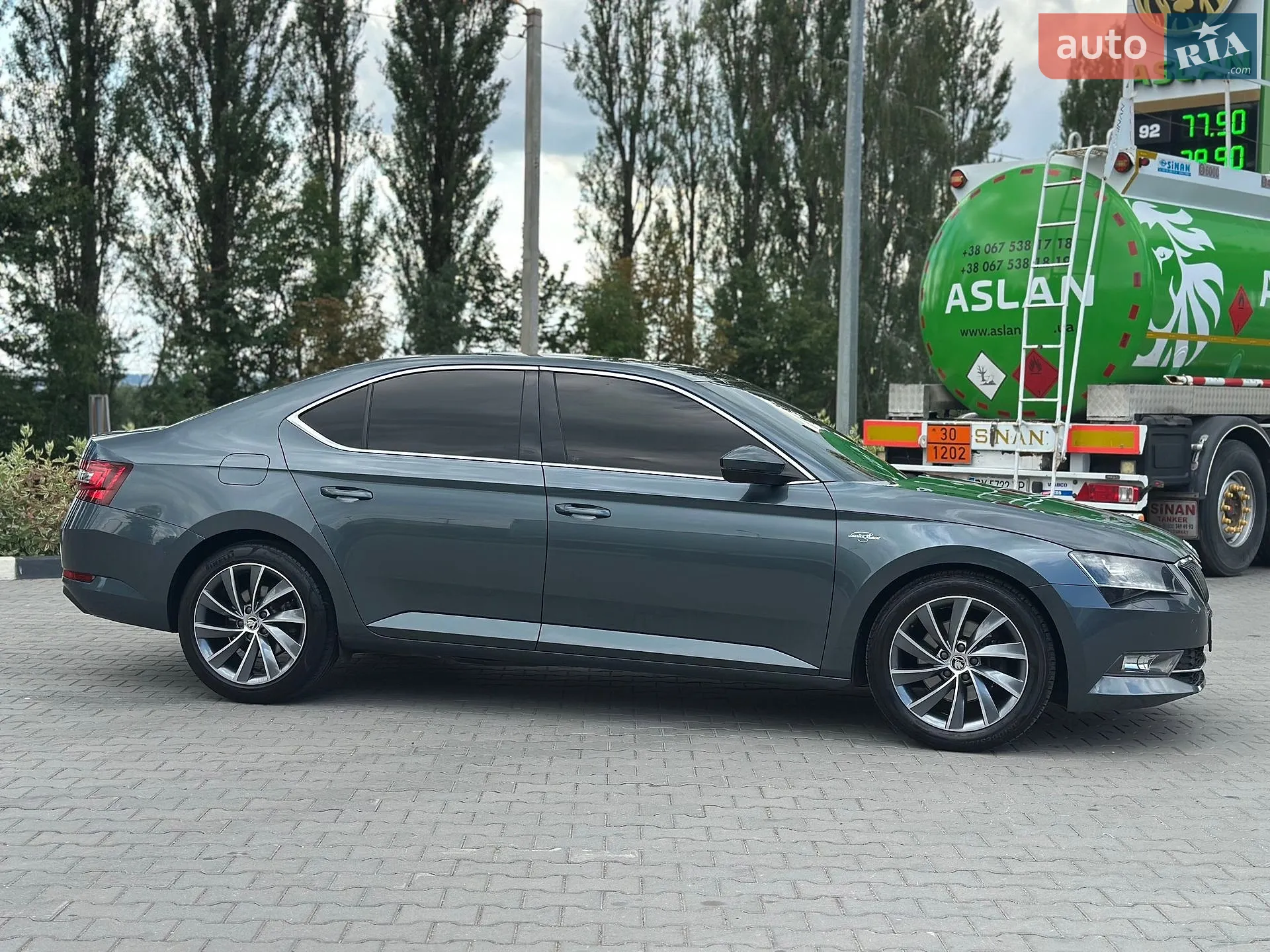 2016 Skoda Superb - мініатюра 12