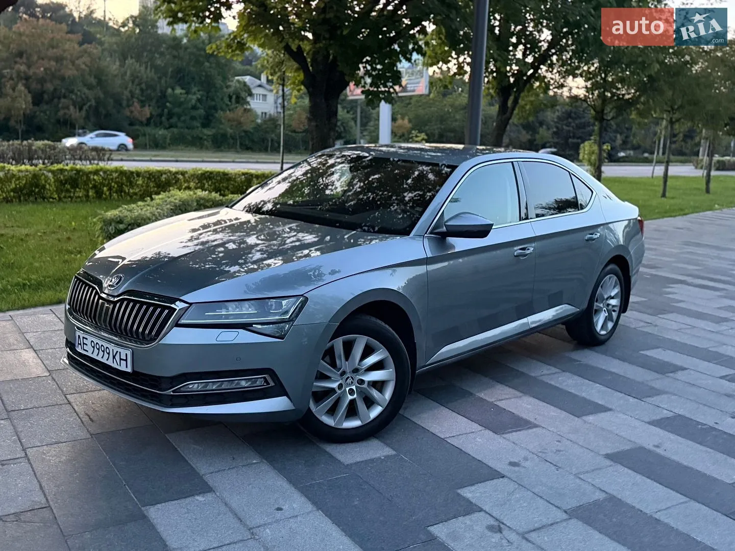 2019 Skoda Superb - мініатюра 2