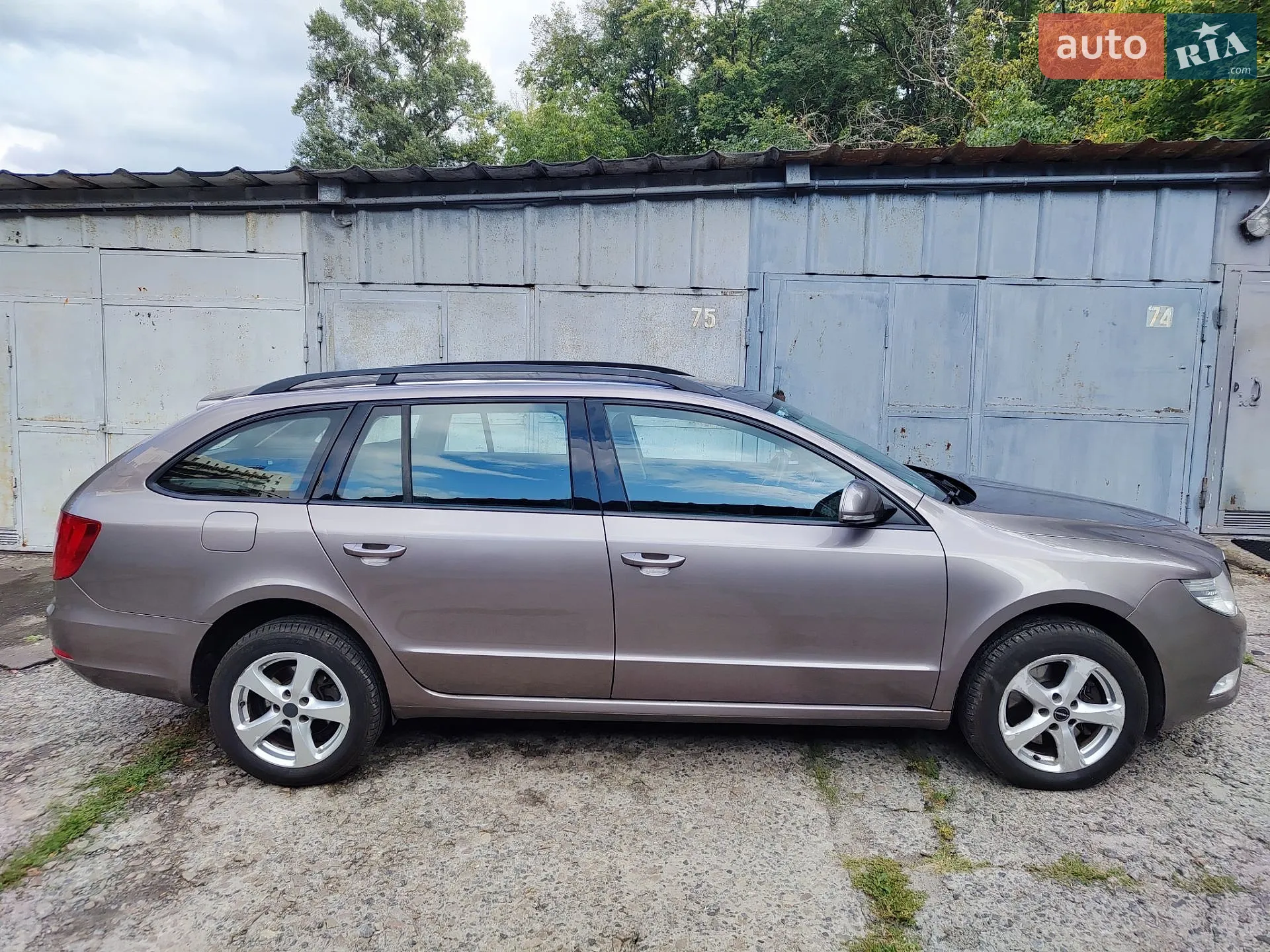 2010 Skoda Superb - мініатюра 7