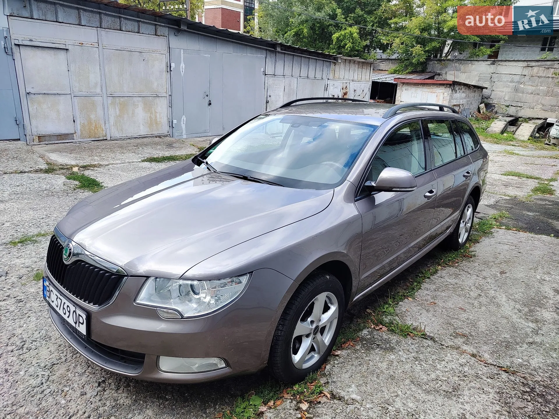 2010 Skoda Superb - мініатюра 6