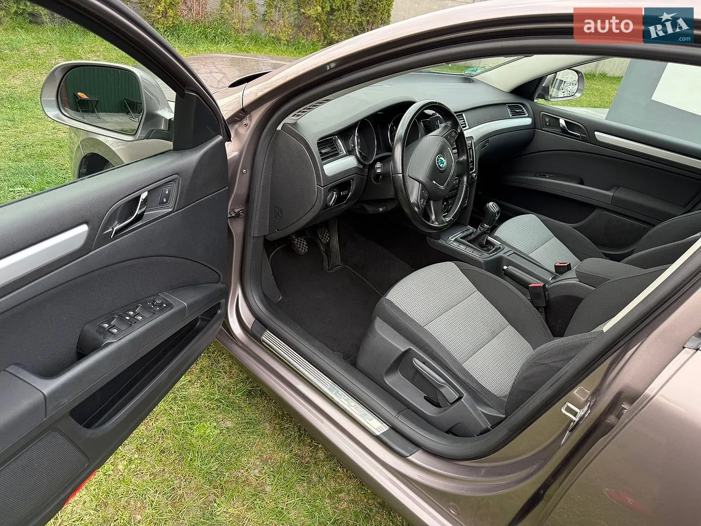 2010 Skoda Superb - мініатюра 14