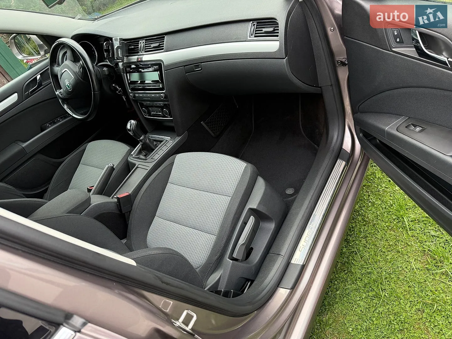 2010 Skoda Superb - мініатюра 17