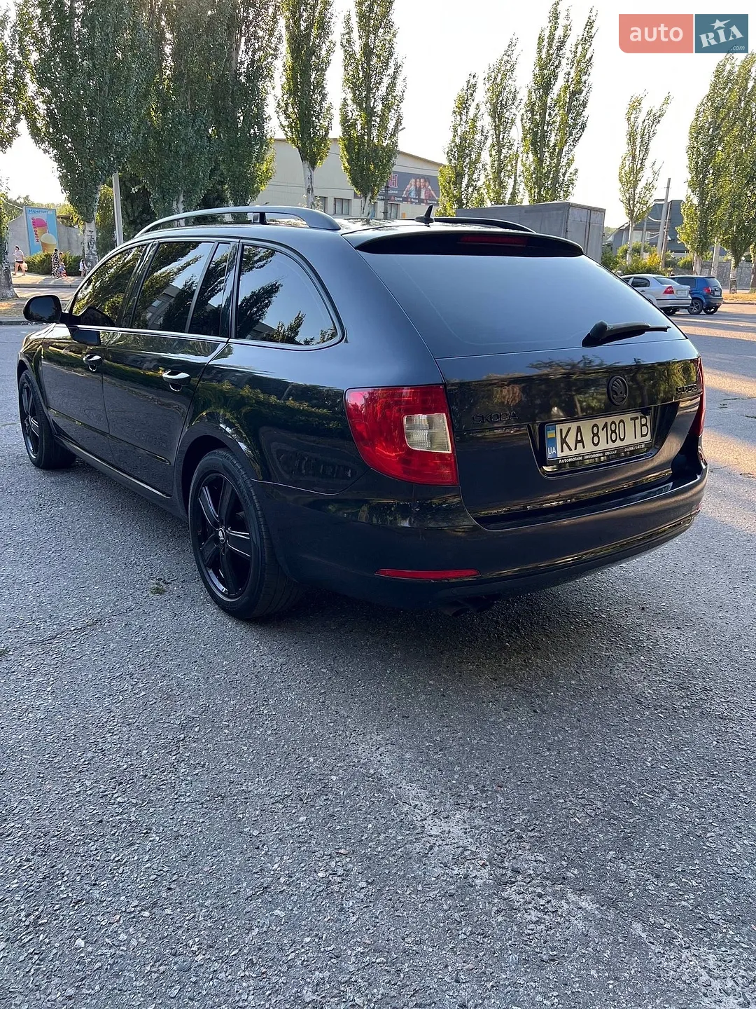 2010 Skoda Superb - мініатюра 8