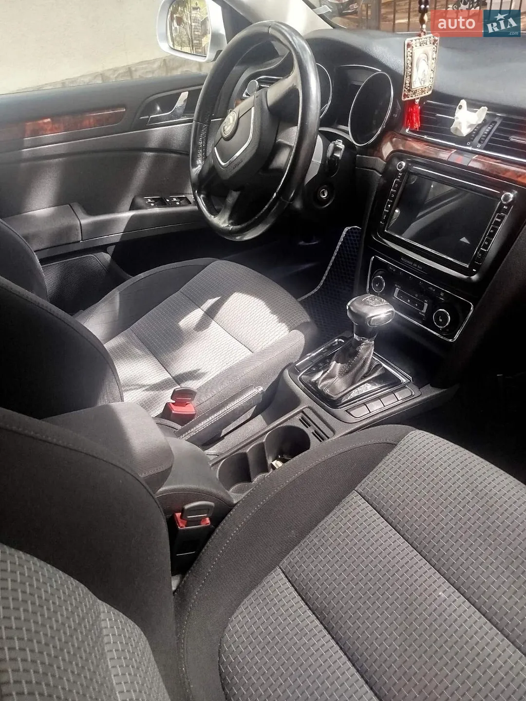 2011 Skoda Superb - мініатюра 2
