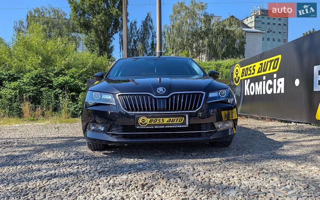 2019 Skoda Superb - мініатюра 2