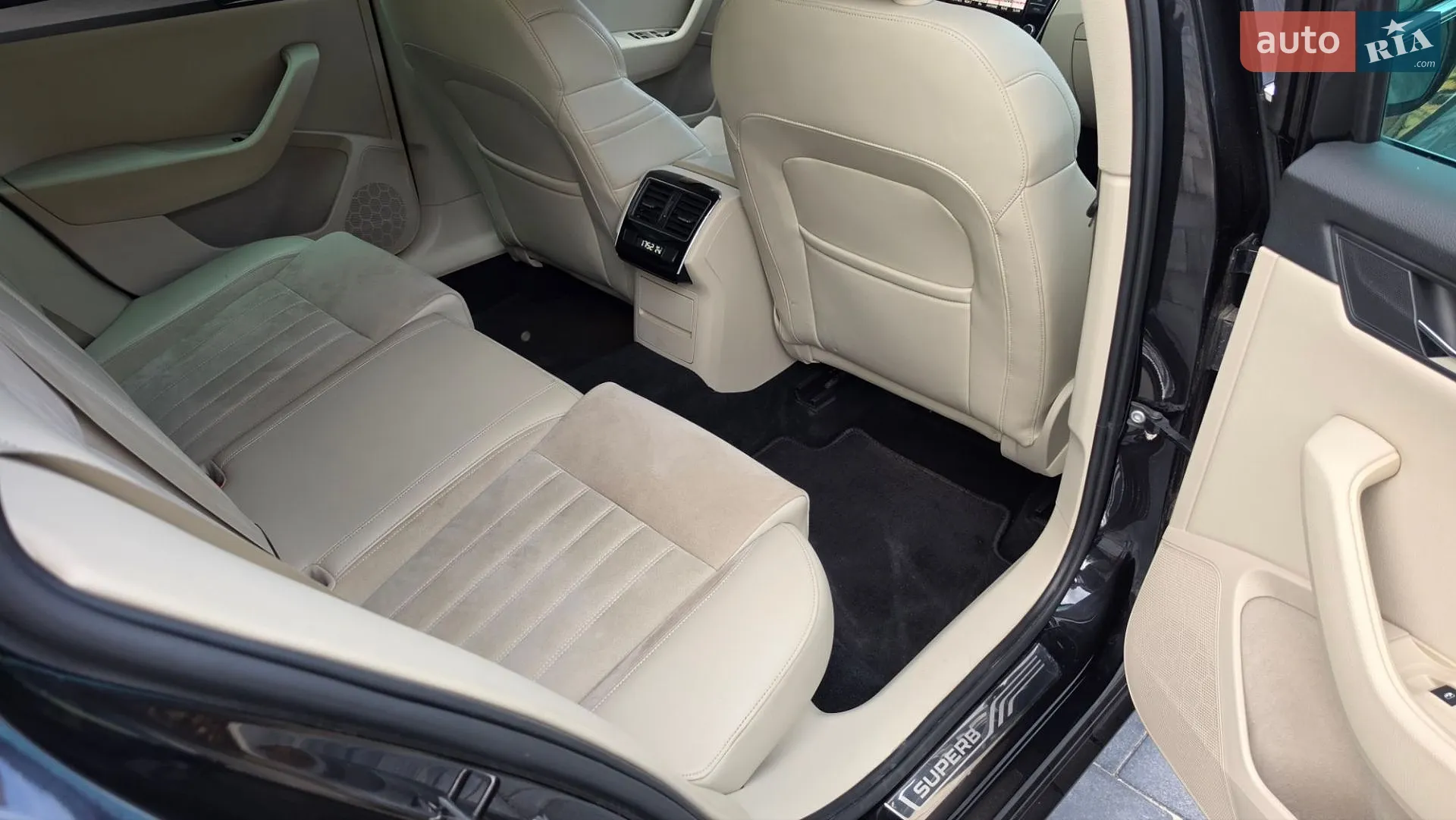 2017 Skoda Superb - мініатюра 10