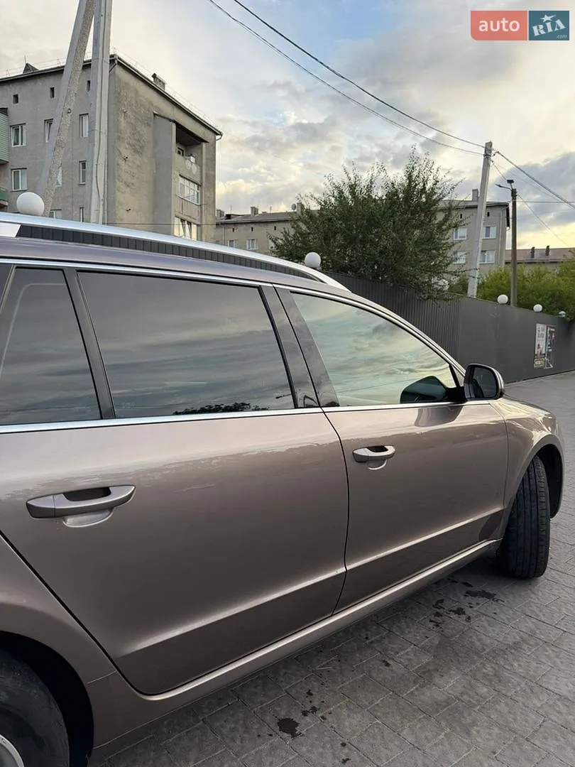 2010 Skoda Superb - мініатюра 11