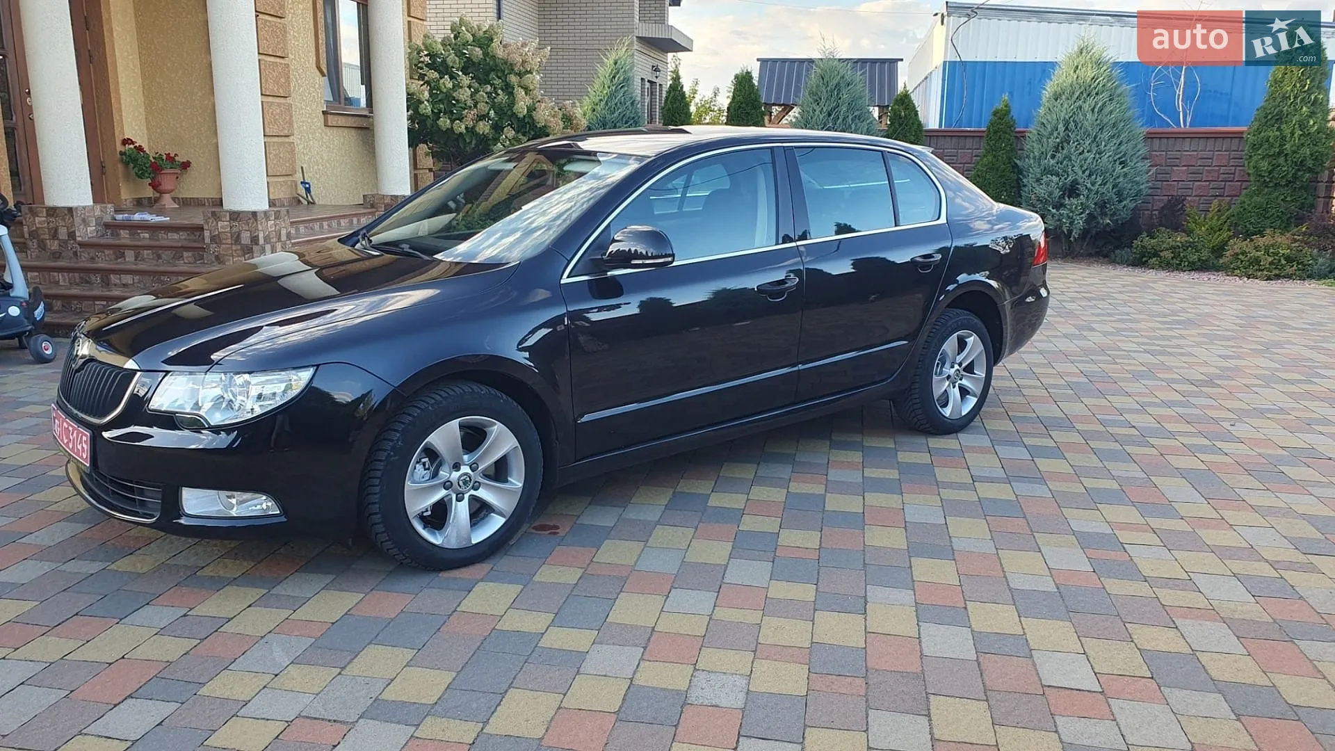 2010 Skoda Superb - мініатюра 2