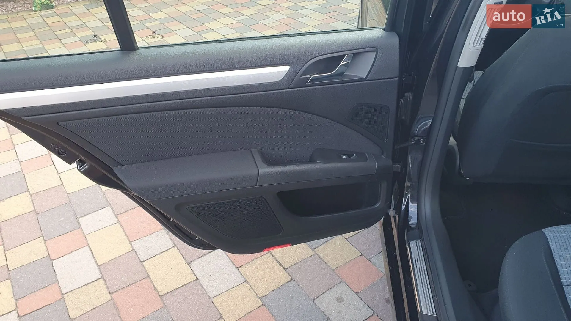 2010 Skoda Superb - мініатюра 16