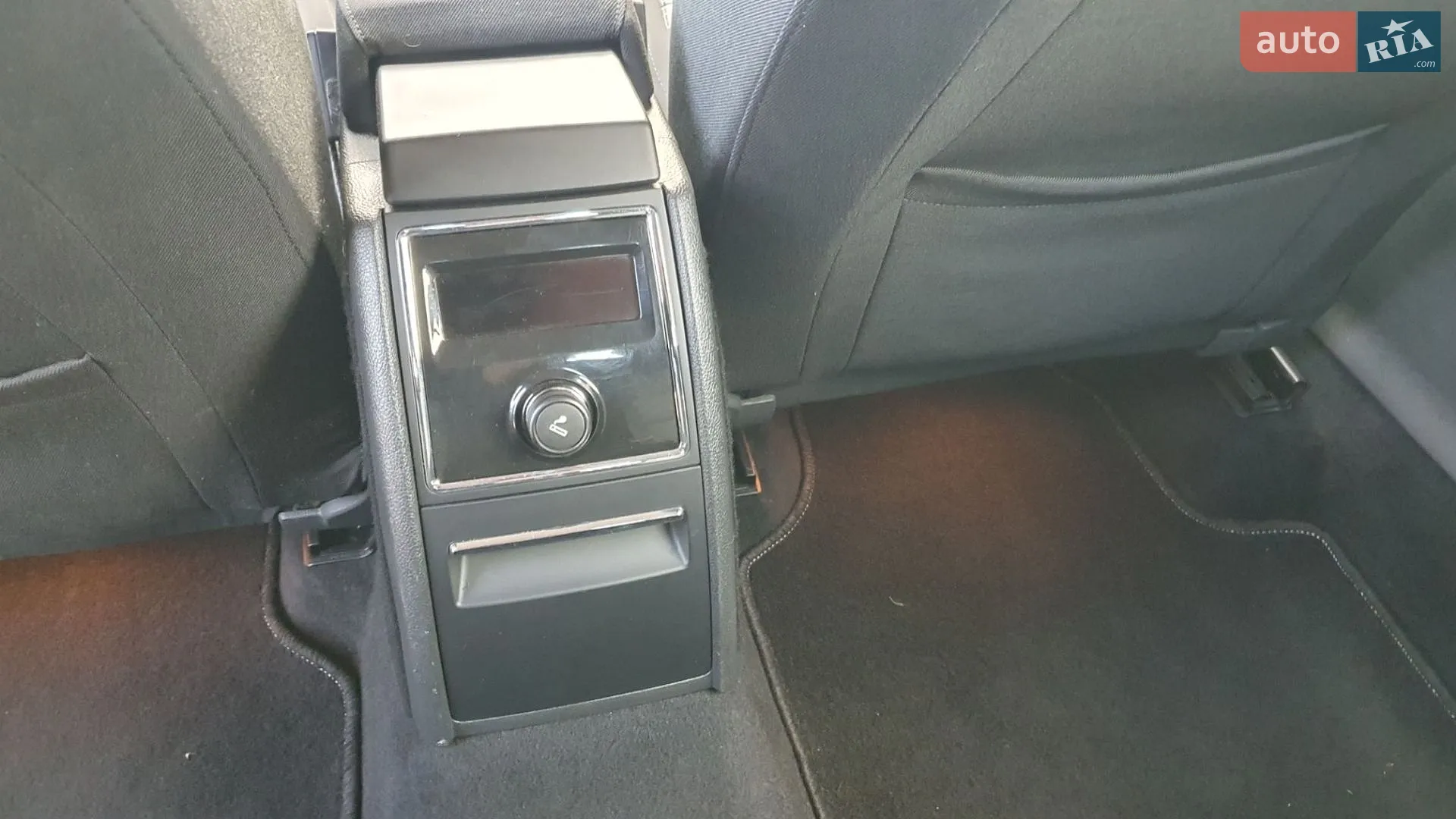 2010 Skoda Superb - мініатюра 23