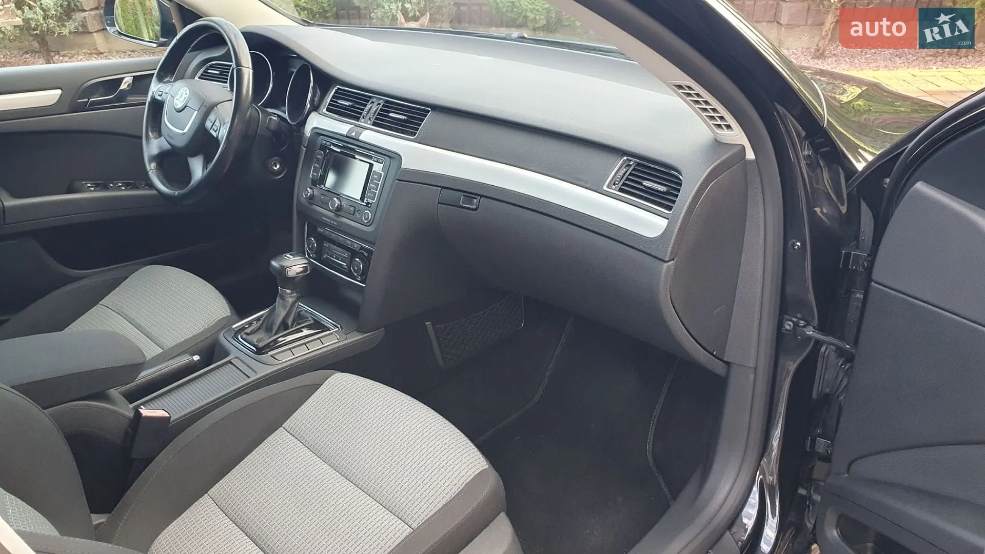 2010 Skoda Superb - мініатюра 26