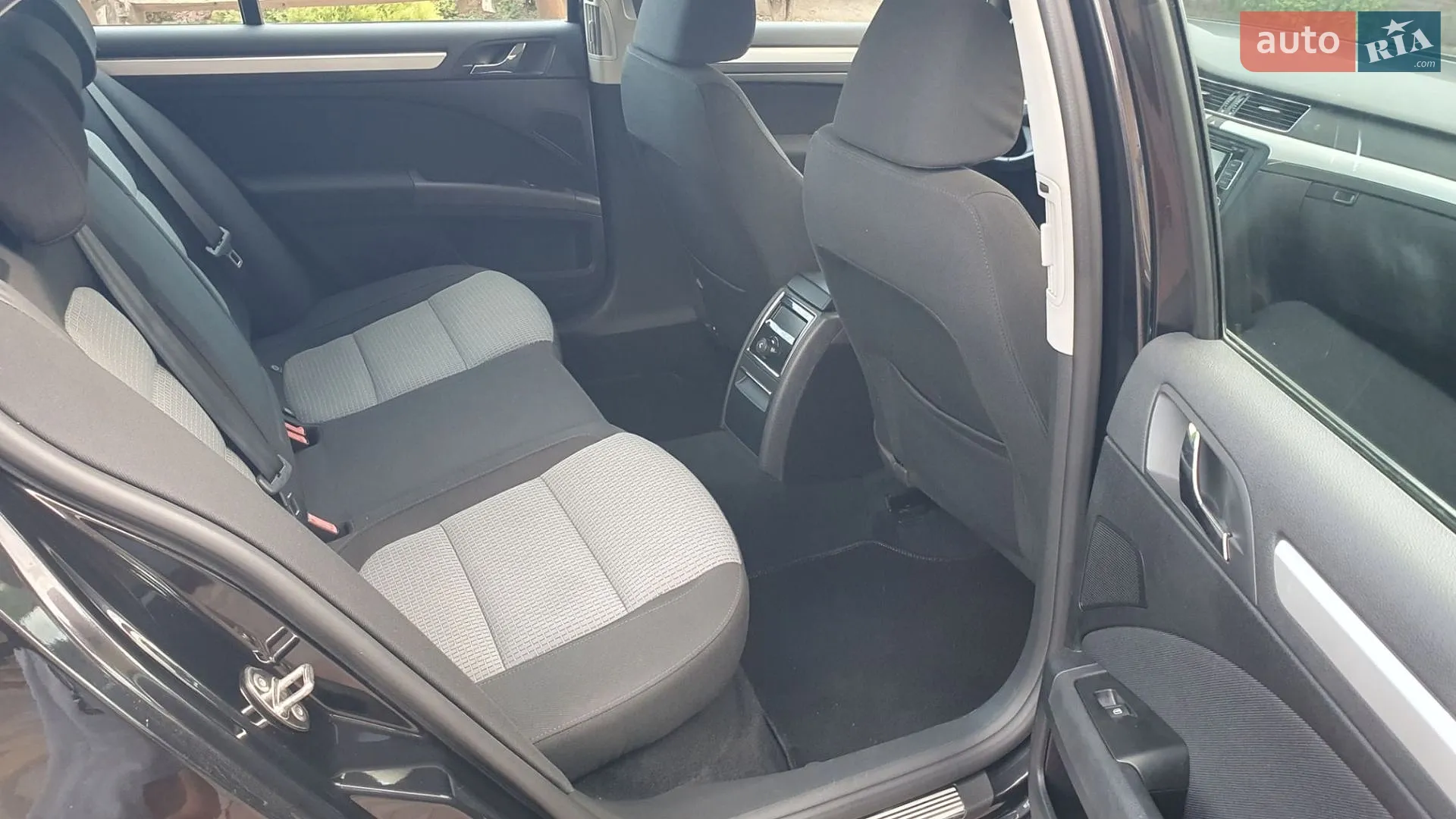 2010 Skoda Superb - мініатюра 29