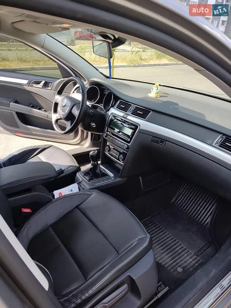 2013 Skoda Superb - мініатюра 8