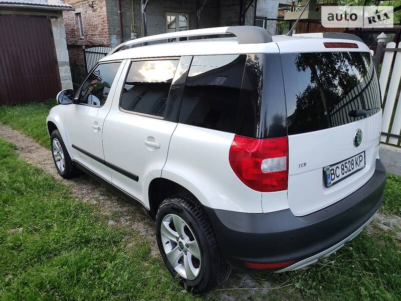 Внедорожник / Кроссовер Skoda Yeti 2013 в Дрогобыче