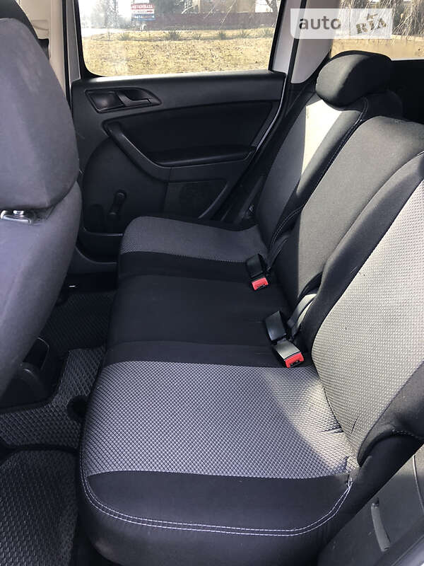 Позашляховик / Кросовер Skoda Yeti 2010 в Волочиську