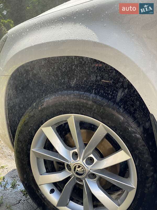 Внедорожник / Кроссовер Skoda Yeti 2013 в Кривом Роге