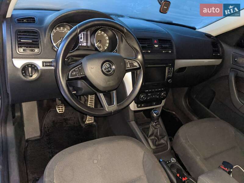 Внедорожник / Кроссовер Skoda Yeti 2014 в Конотопе