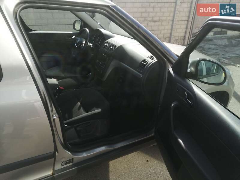 Позашляховик / Кросовер Skoda Yeti 2012 в Харкові