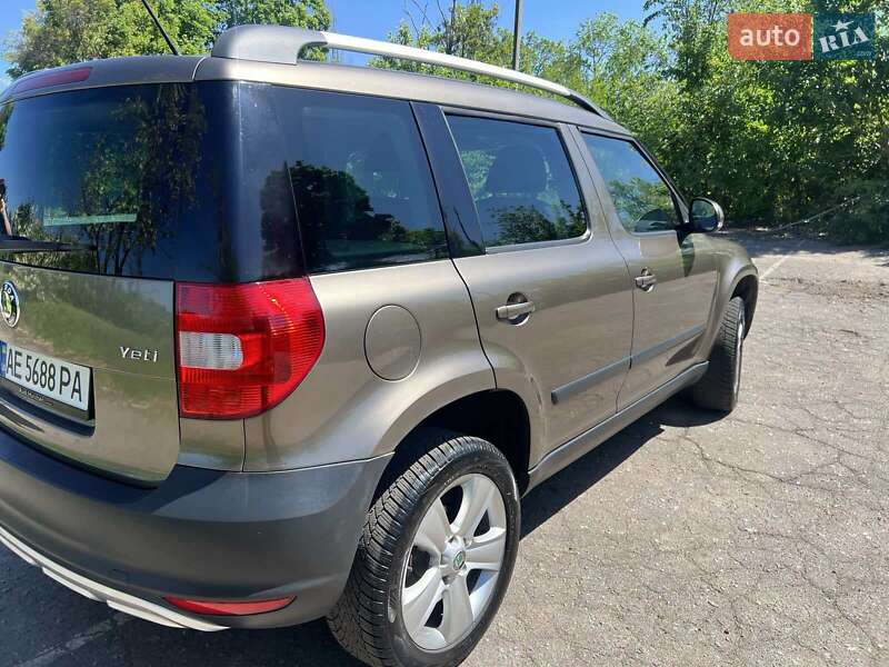 Внедорожник / Кроссовер Skoda Yeti 2011 в Покрове
