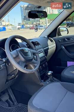 Внедорожник / Кроссовер Skoda Yeti 2012 в 