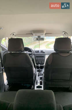 Внедорожник / Кроссовер Skoda Yeti 2011 в 