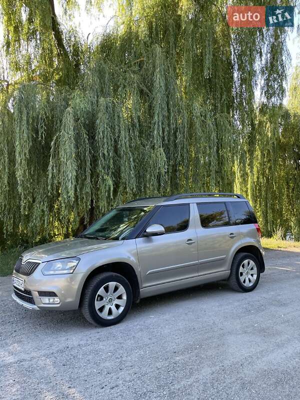 Внедорожник / Кроссовер Skoda Yeti 2014 в Знаменке