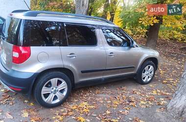 Внедорожник / Кроссовер Skoda Yeti 2012 в 