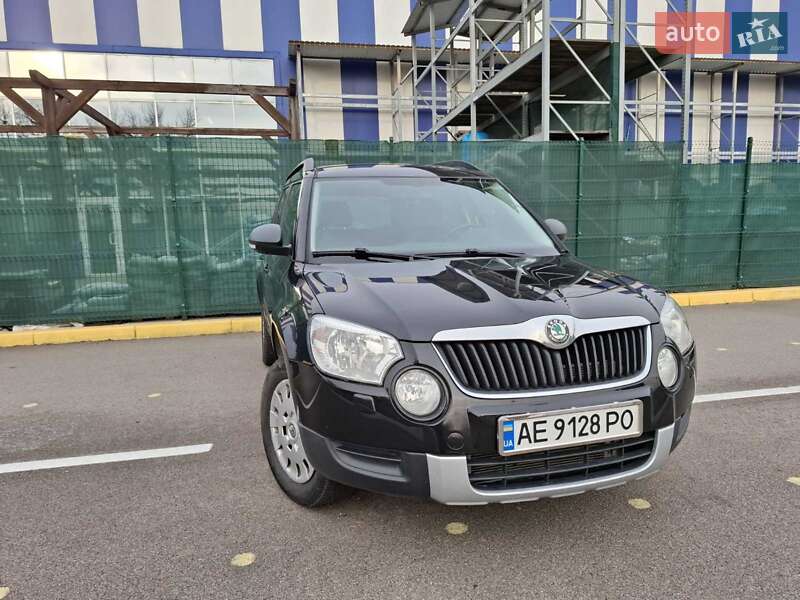 Внедорожник / Кроссовер Skoda Yeti 2011 в Каменском