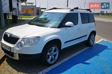 Внедорожник / Кроссовер Skoda Yeti 2011 в 