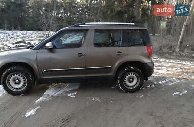 Внедорожник / Кроссовер Skoda Yeti 2013 в 