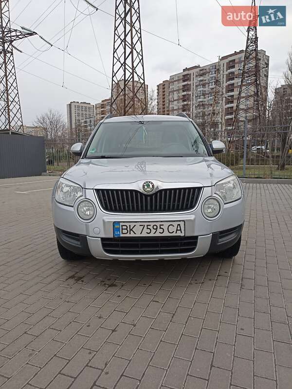 Позашляховик / Кросовер Skoda Yeti 2010 в 